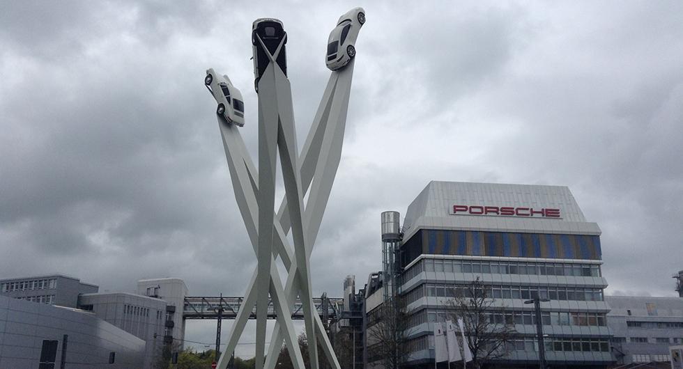 Porschemuseet i Stuttgart. En domstol i Tyskland har beslutat att tillåta att städer att införa lokala förbud mot dieselbilar.