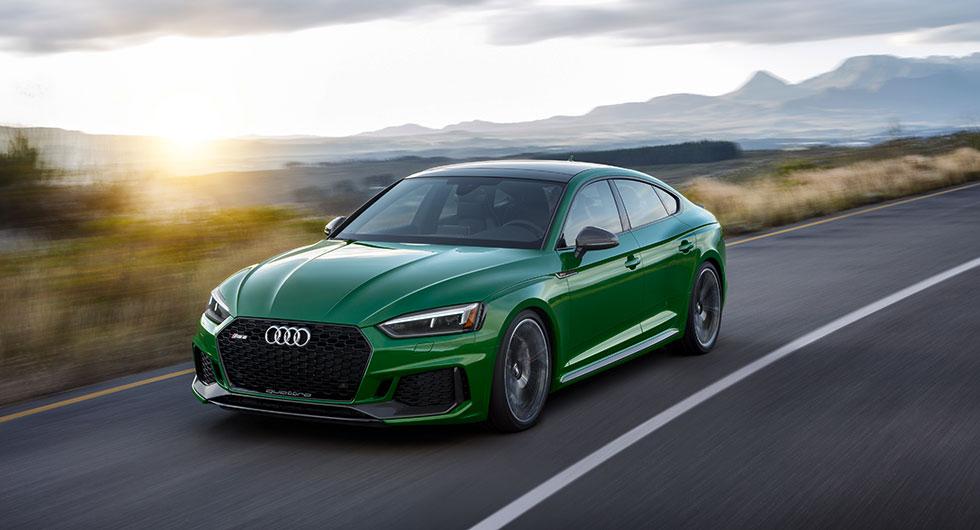RS 5 Sportback galopperar in med 444 hästar