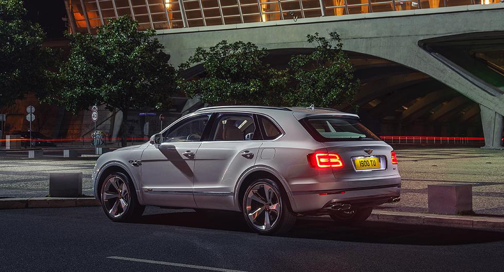 Laddad lyx i Bentley Bentayga
