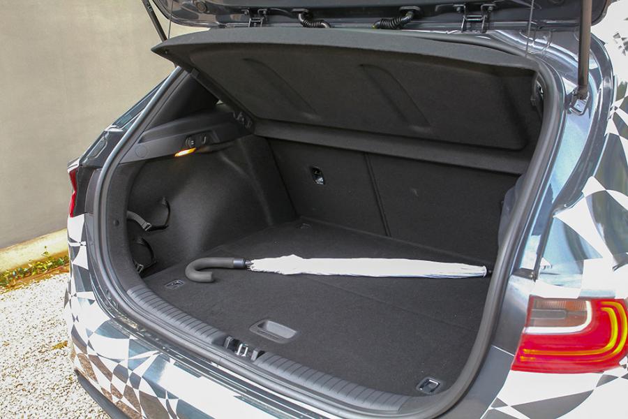 Bagageutrymmet är fiffigt inrett och har vuxit 15 liter i volym.