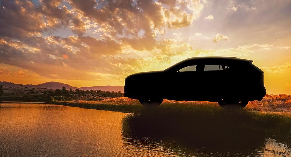 En mörk profil av nya RAV4.