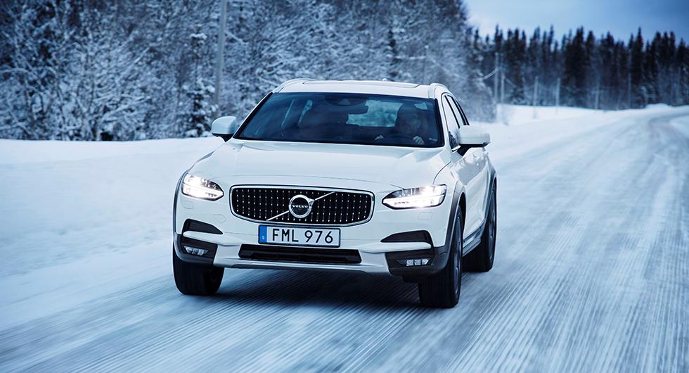Volvo V90 blev, tillsammans med S90, mest förekommande bilmodell i februari månads nyregistreringar.