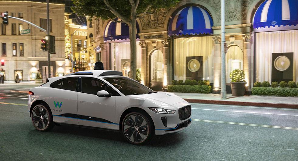 Elektriska Jaguarer i självkörande tester