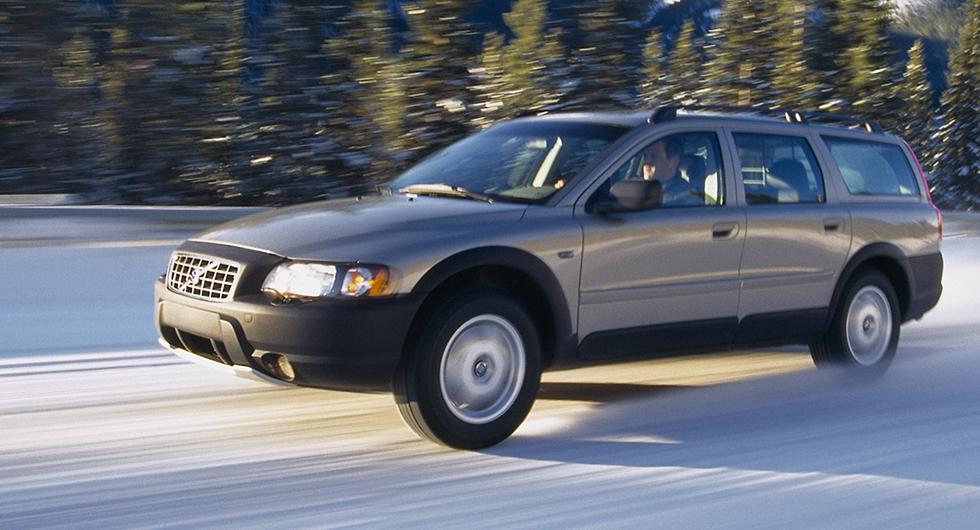 Frågeställaren har en Volvo XC70 från 2007 och undrar om dieselvärmaren har en spärr som gör att den inte tar all kapacitet från bilbatteriet.