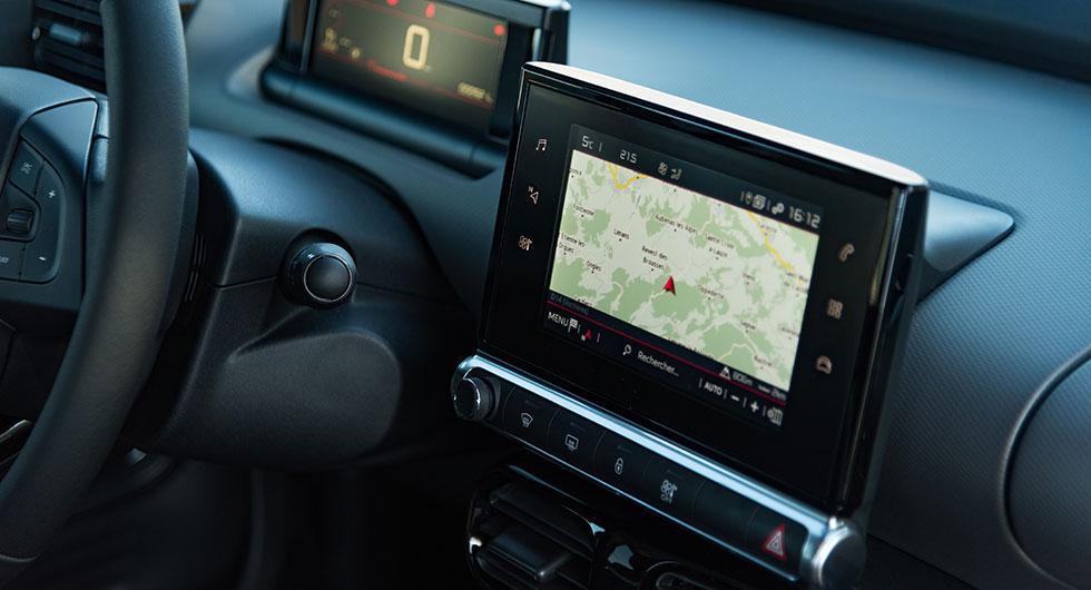 De två displayerna för instrumentering och infotainment känns igen sedan introduktionen 2014. Och vi hittade ingen varvtalsmätare nu heller.