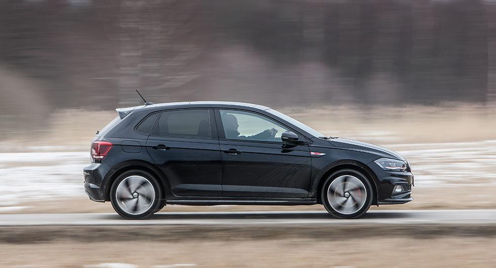 I sin nya, större kaross är det lätt att missta Polo GTI för sitt större syskon Golf GTI.