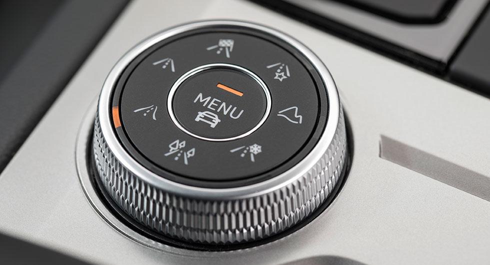 Lågväxel och diffspärrar saknas och har ersatts av elektroniska styrprogram för terrängkörning.