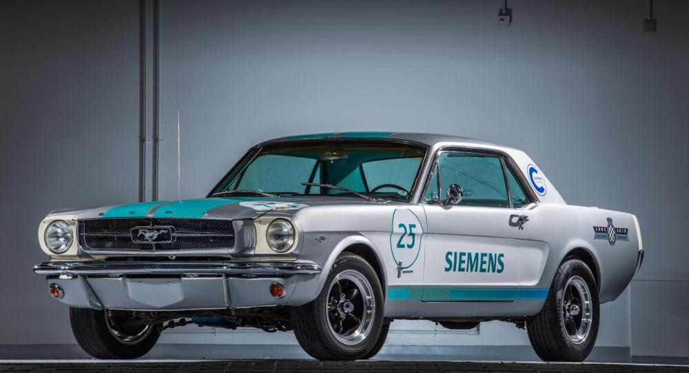 Självkörande Mustang ger sig på hillclimb