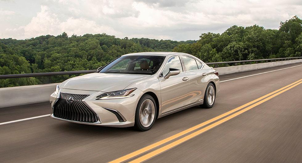 Så mycket kostar Lexus ES i Sverige