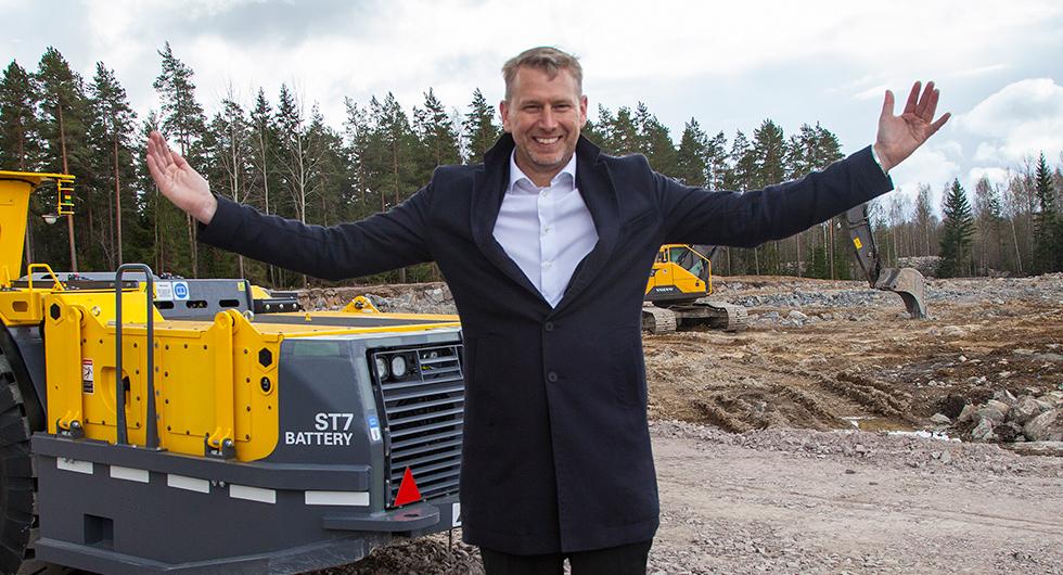 Northvolt expanderar sin verksamhet till Polen. På bilden syns vd:n Peter Carlsson vid första spadtaget av forskningsanläggningen i Västerås.