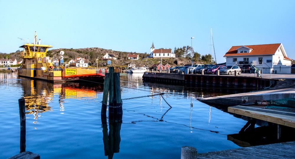 Turen med linfärjan från Hamburgsund till Hamburgö är inte lång men bildskön ändå.