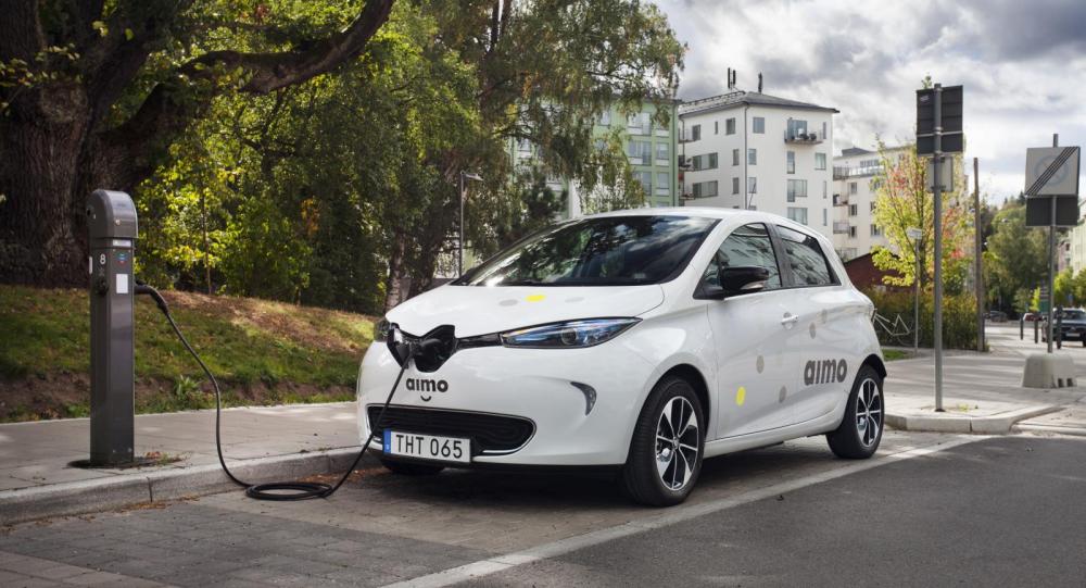 300 Zoe till bilpool i Stockholm