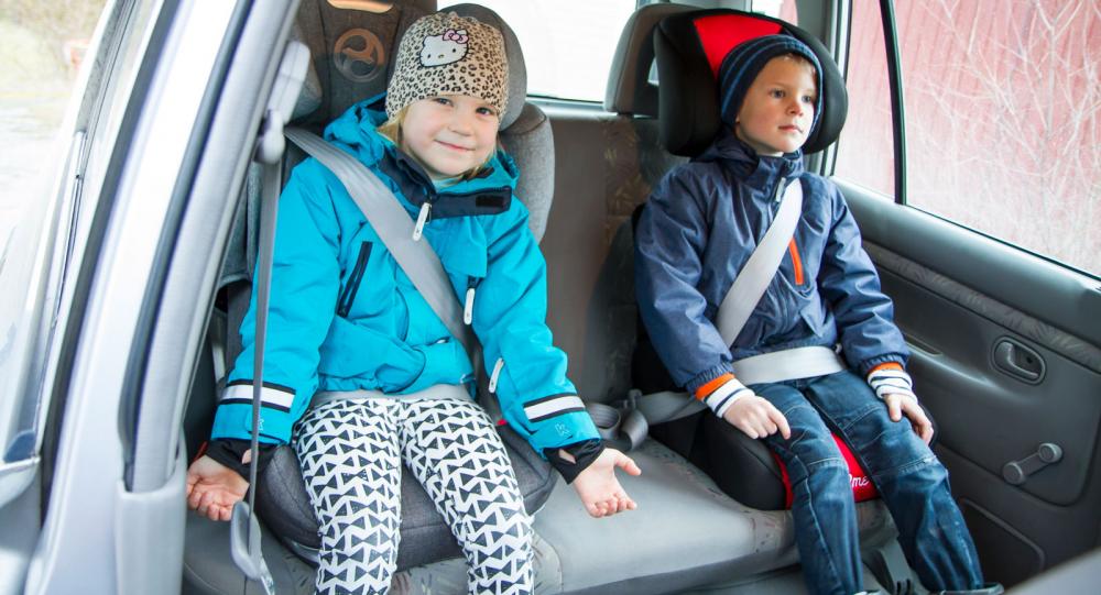 Test: 8 bilbarnstol som är bältesstol