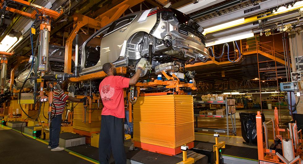 Biltillverkaren General Motors kommer att stänga flera bilfabriker, bland annat den i Detroit-Hamtramck.