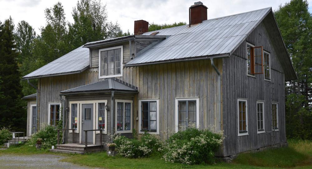Spökprästgården i Borgvattnet är ett av Sveriges mest populära spökhus. Sommartid är hus och caféverksamhet öppna. Modiga gäster kan övernatta med spökena.