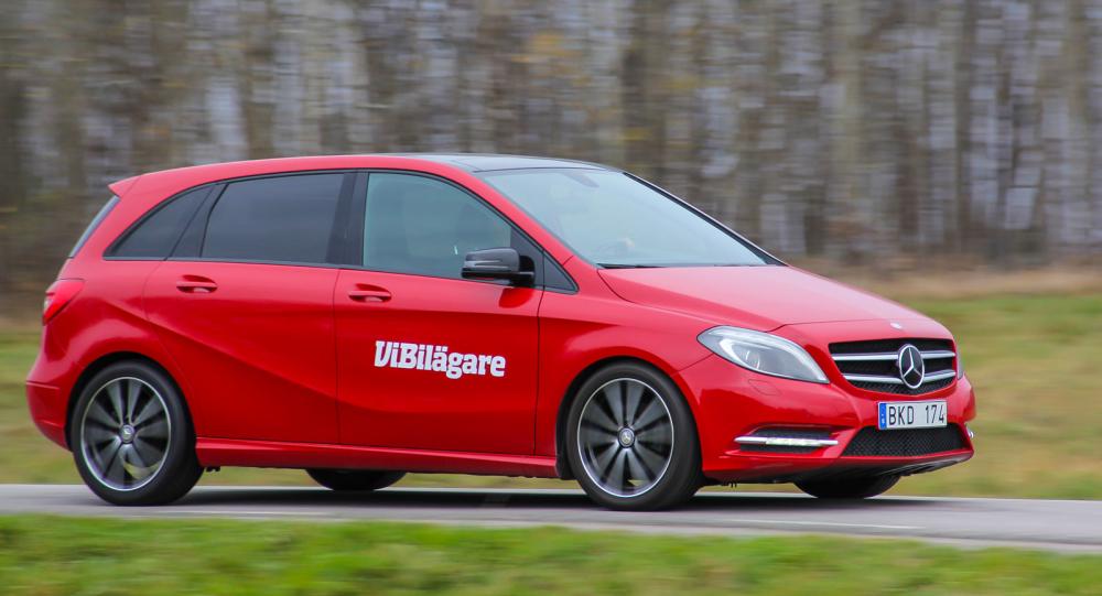 Mercedes B-klass är en högbyggd kompaktbil och konkurrerar både med MPV- och Golfklassen.