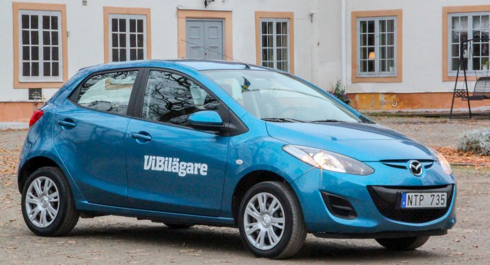 Mazda 2 är inte bland de mest sålda i småbilsklassen, men kan vara ett alternativ till mer kända småbilar som Fiesta, Corsa, Clio, Yaris och Fabia.