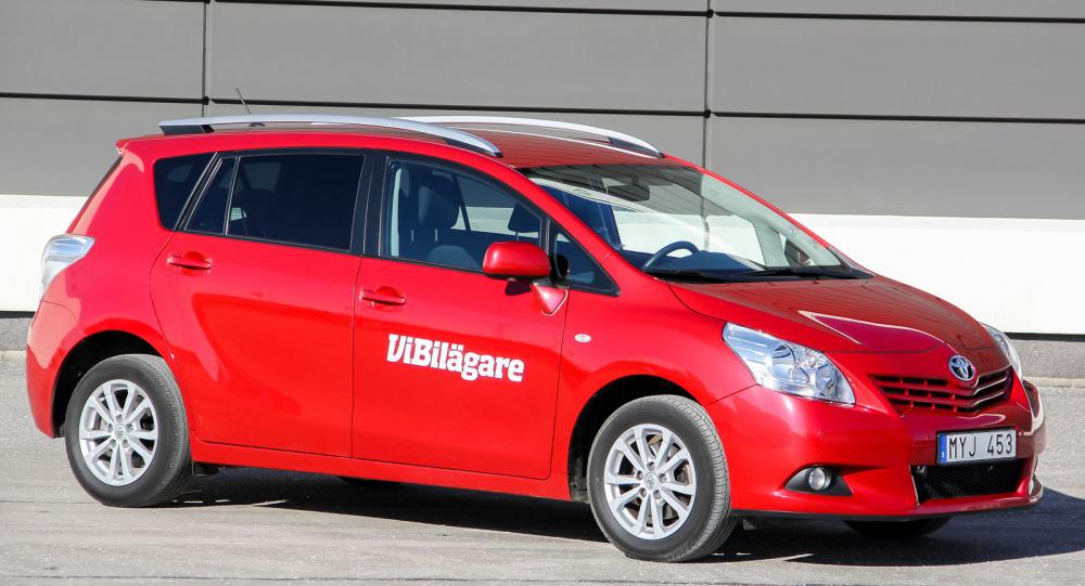 Toyota Verso är en sjusitsig familjebuss eller MPV, som bilklassen kallas. Verso ersatte Corolla Verso 2009.