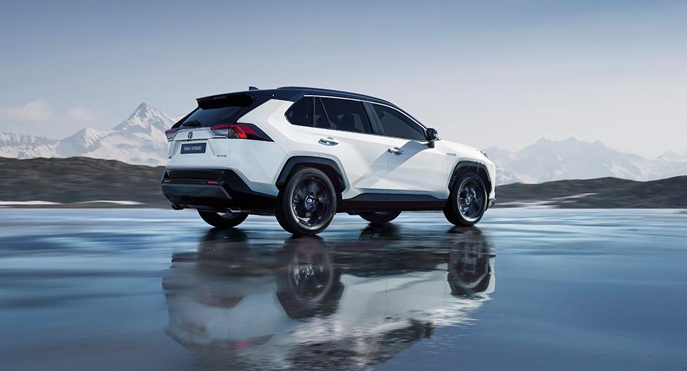 Orderböckerna öppnar för nya Toyota RAV4