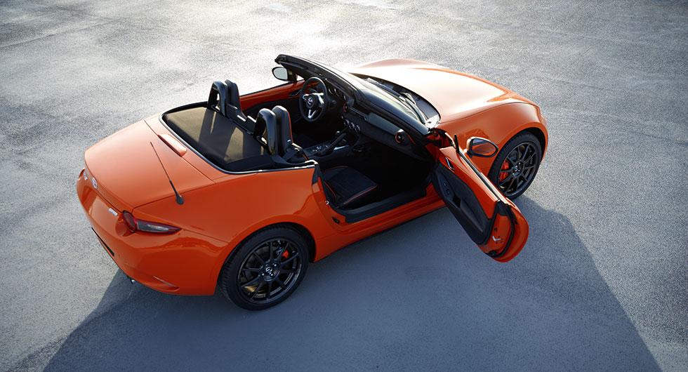 Mazda MX-5 firar 30 i orange