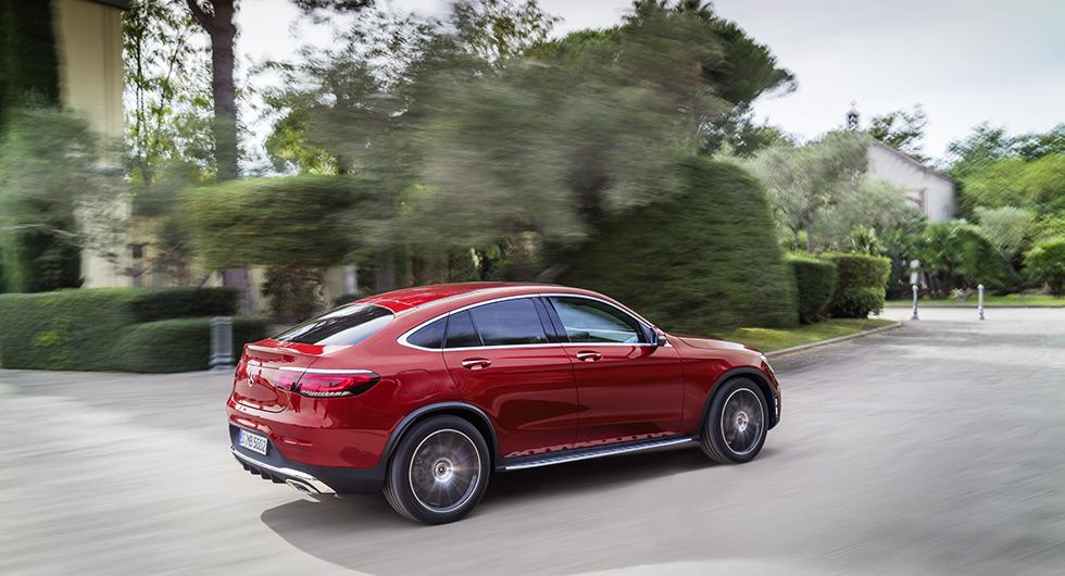 Finputsad design och nya motorer för GLC Coupé