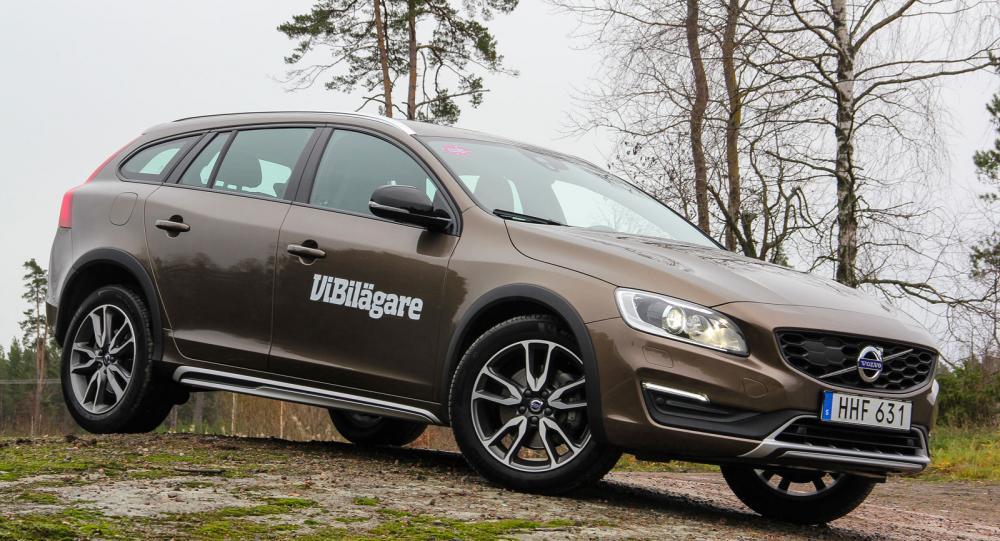 Volvo V60 2015.
