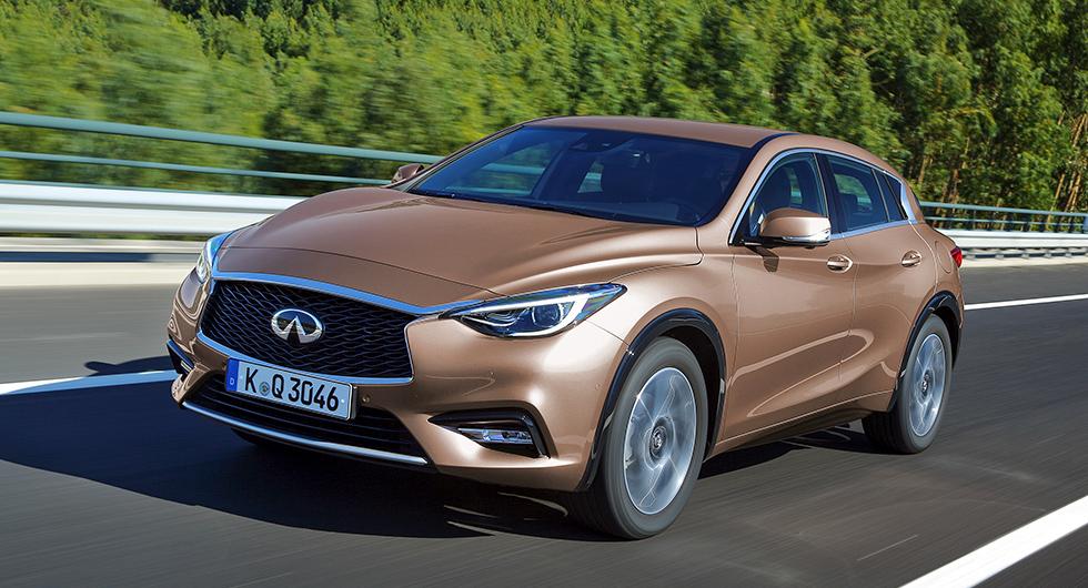 Infiniti Q30.