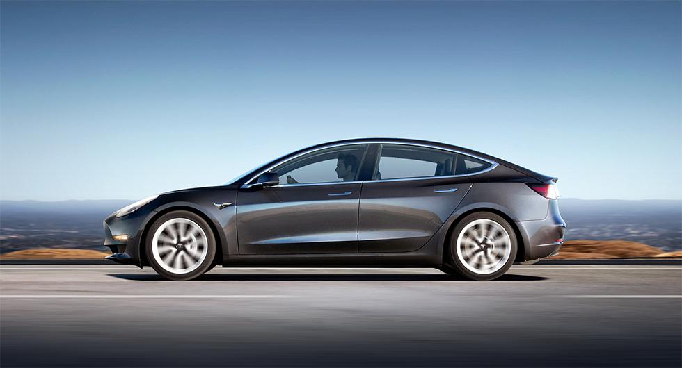 Budget-Tesla kommer till hösten