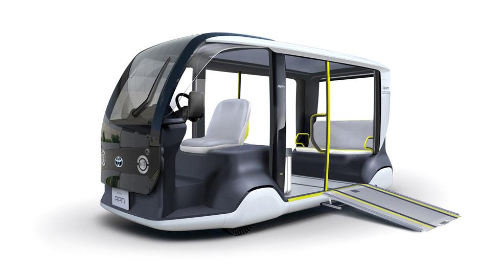 Toyota visar upp eldrivna minibussar