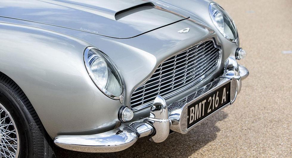 Ikoniska Bond-bilen till försäljning