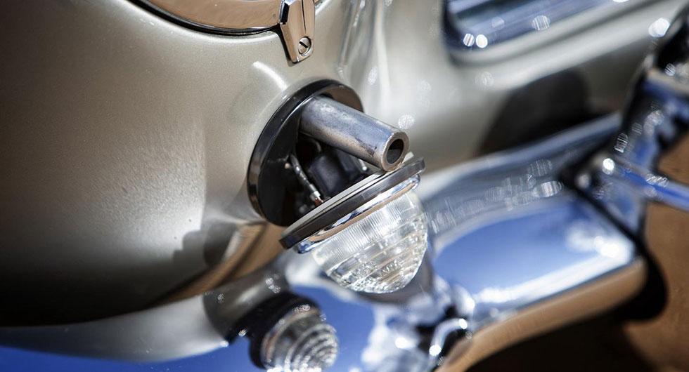 Ikoniska Bond-bilen till försäljning