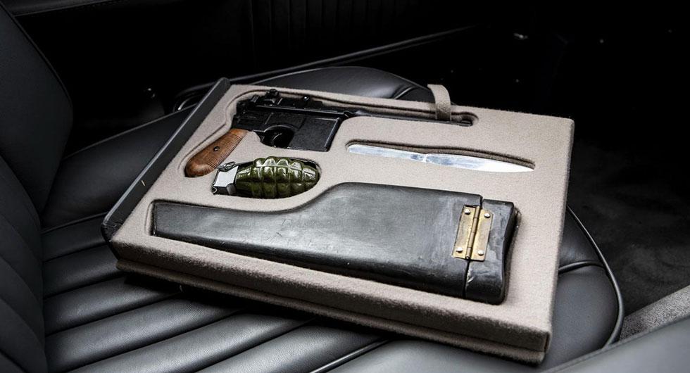 Ikoniska Bond-bilen till försäljning