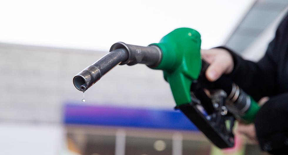 Hälften av all bensin och diesel har okänt ursprung