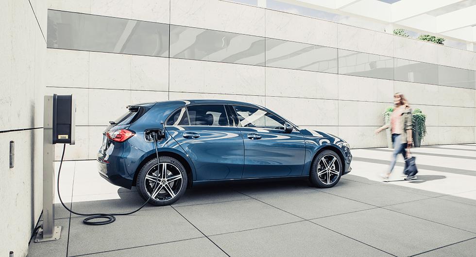 Mercedes A-klass och B-klass får sladd