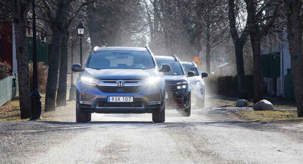 Stads- och lågfartstrafik är hybridbilarnas hemmaplan medan Citroën helst kryssar på landsväg.