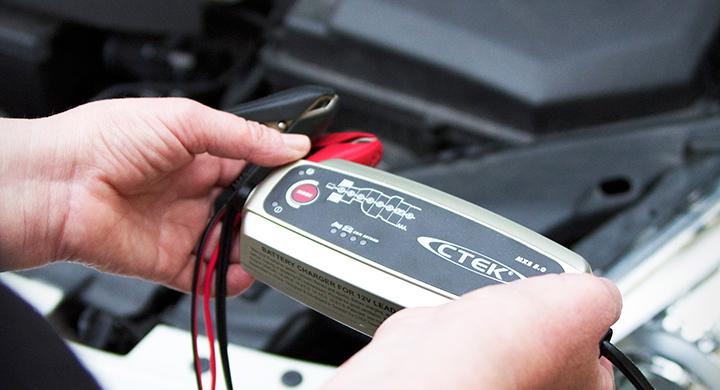 Bilfrågan: Förkortar laddare batteriets livslängd?