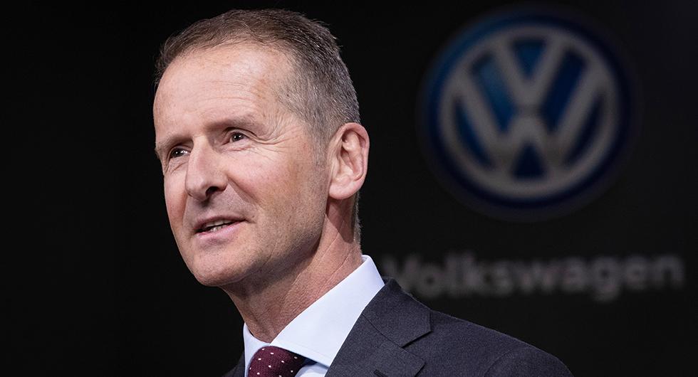 Herbert Diess, Volkswagens nuvarande vd, anklagas tillsammans med tidigare vd:n Martin Winterkorn och nuvarande styrelseordförande Hans Dieter Pötsch för marknadsmanipulation.