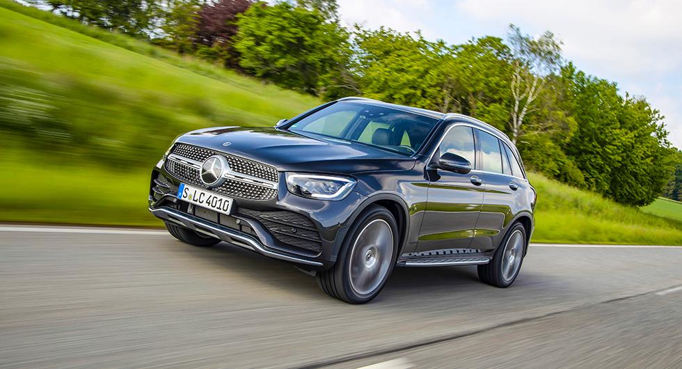 Mercedes GLC älskar långkörning och gör resan tyst och behaglig för passagerarna.