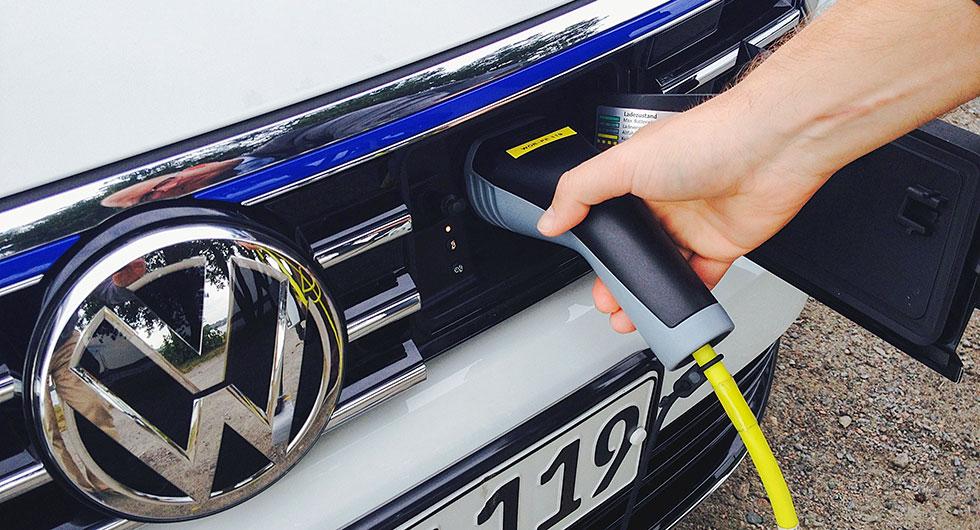 Regeringen räddar laddhybriderna