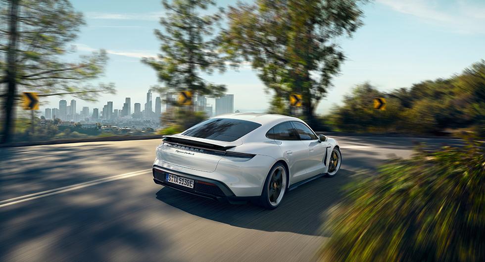 Här är Porsche Taycan