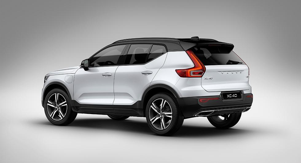 Hur Volvo XC40 som elbil kommer skilja sig från andra XC40 utseendemässigt får vi veta först i mitten av oktober. På bilden syns XC40 som laddhybrid.