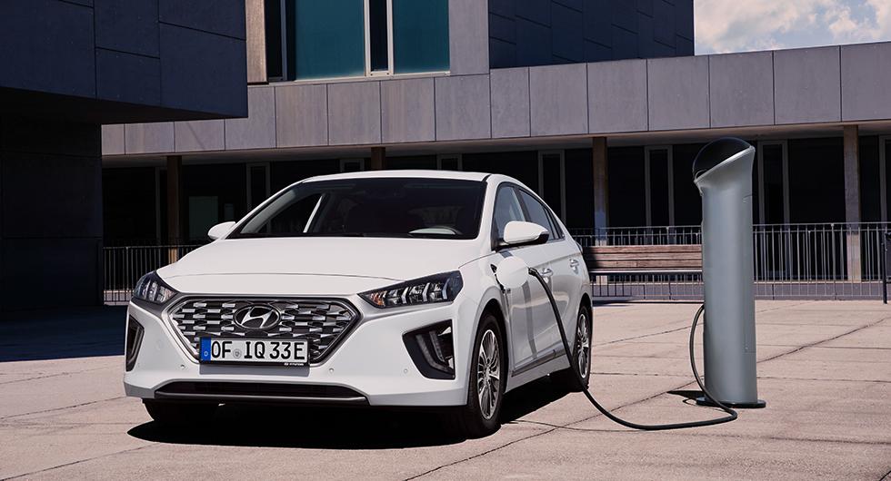 Uppdaterade Ioniq som laddhybrid.
