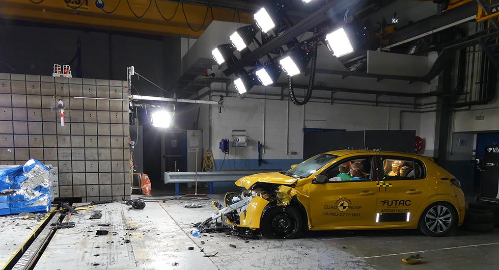 Stjärnfall för Peugeot i krocktest