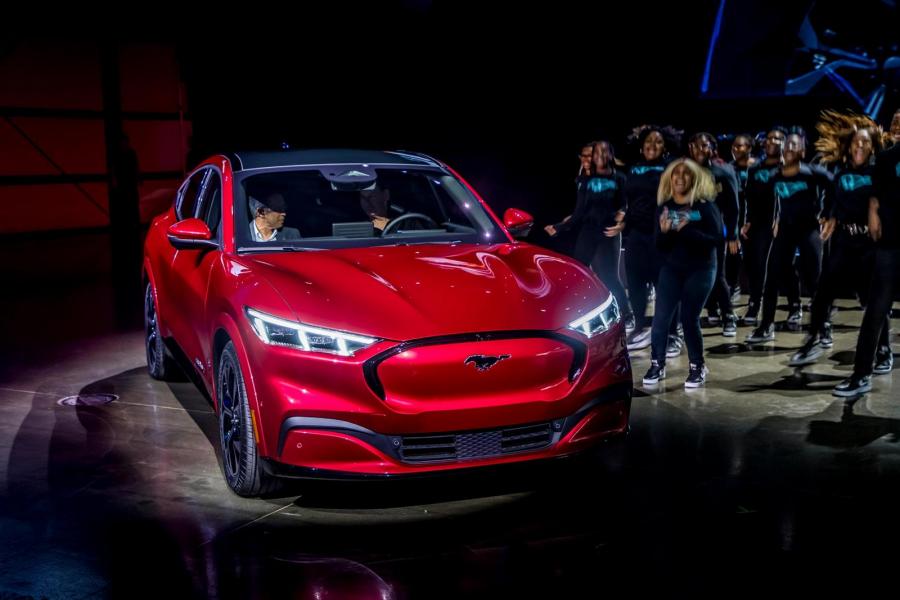 Eldriven Mustang-SUV med lång räckvidd