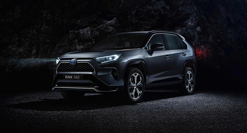 Toyota gör laddhybrid av RAV4