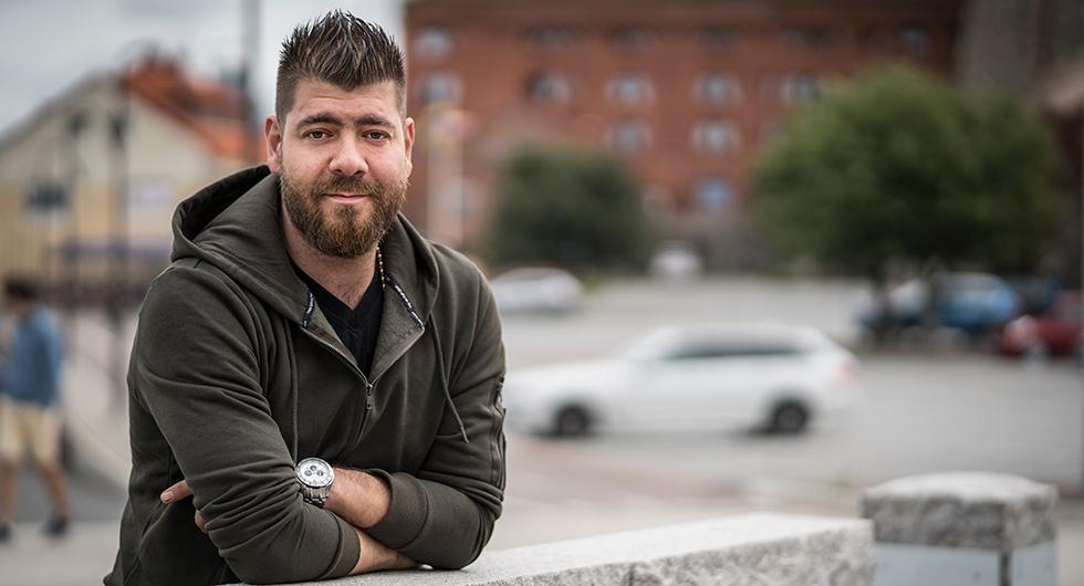 BMW Sverige kommer inte att utreda orsaken till branden i Sleimane Dahers bil, men tänker kontollera tusentals andra exemplar.