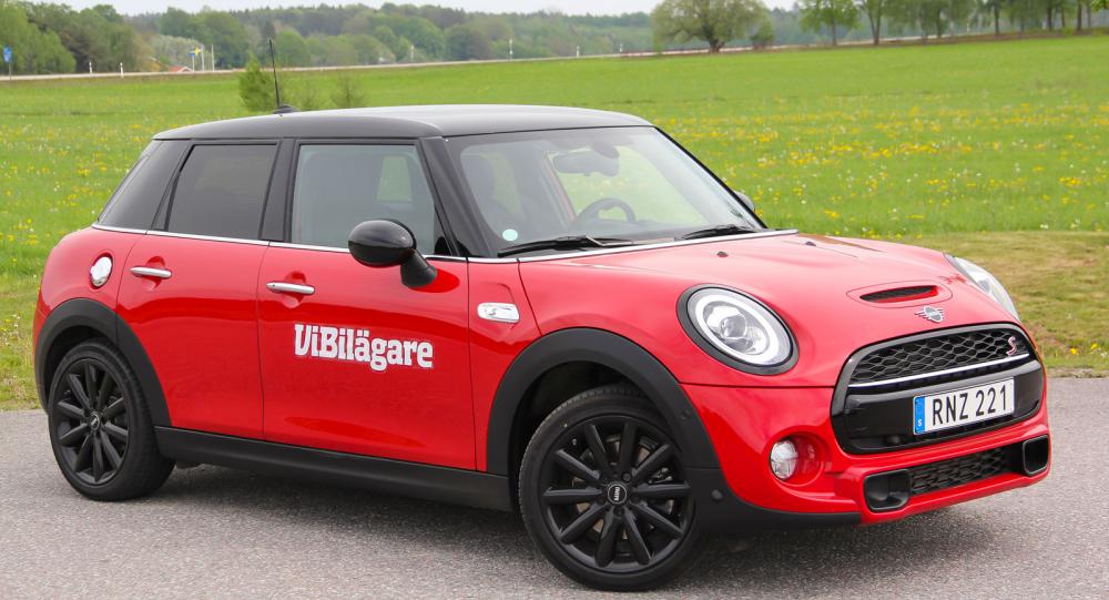 Mini Cooper S ser nästan ut som smågodis och är också en läckerbit att köra.