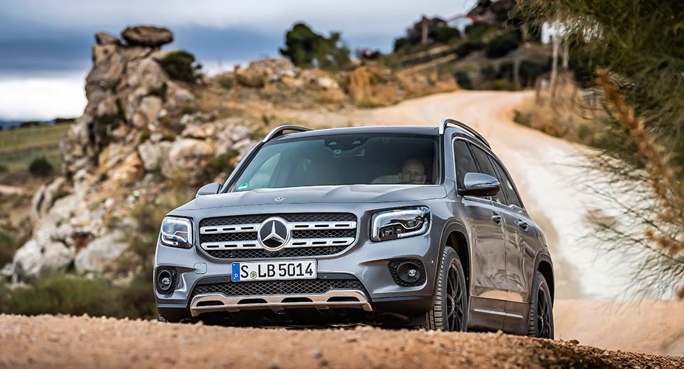 Ett kantigare utseende än vad vi har vant oss vid från Mercedes de senaste åren. Visst ger det raka linjespelet GLB karaktär?