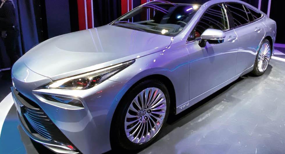 Då kommer nya Toyota Mirai till Sverige – klarar 65 mil på en tank