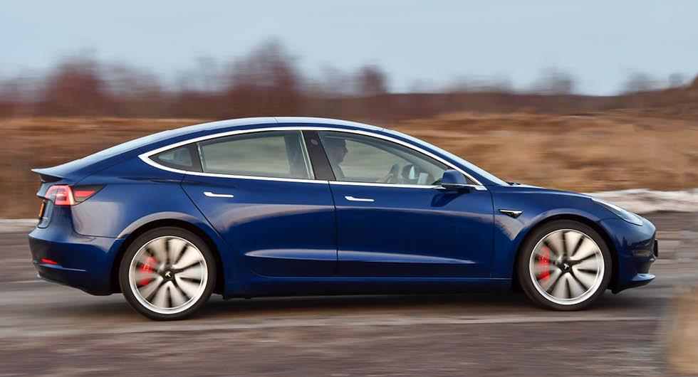 Tesla klättrar – Model 3 betydligt mer driftsäker